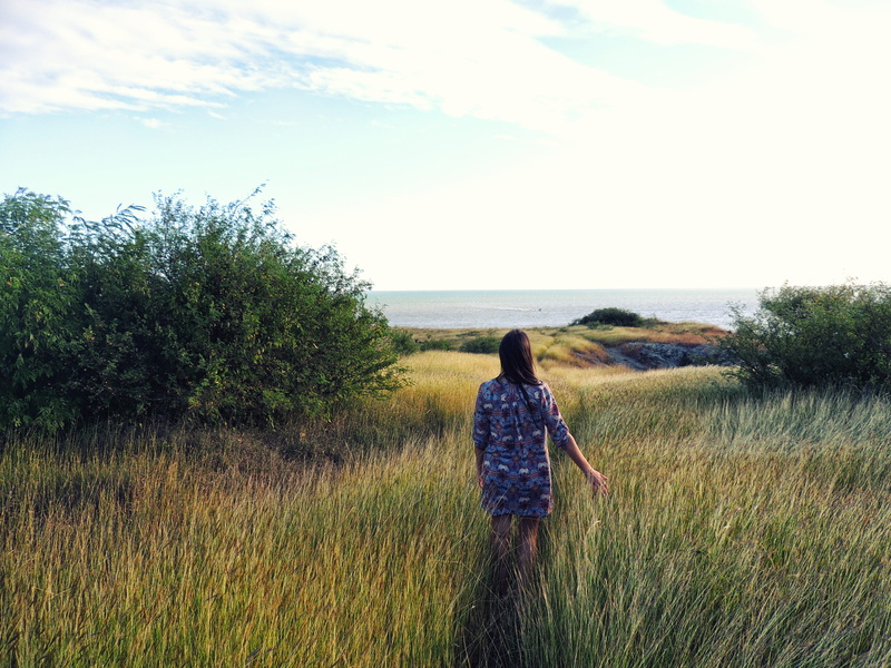 standing, grass, leisure activity, kone, new caledonia, looking at view, lifestyles, 4K, nature, plant, sunset, three quarter length, growth, hairstyle