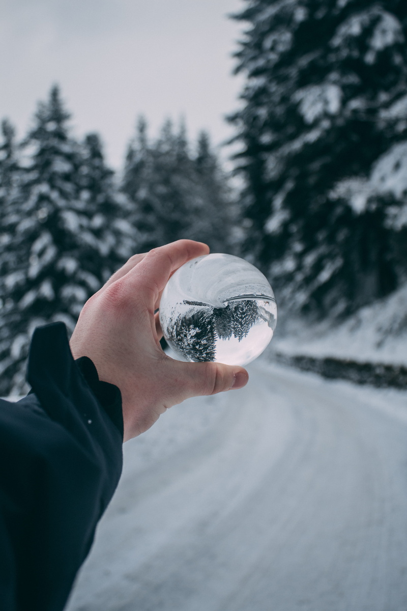 cliff, sphere, person, 5K, fir, hand, canon, day, ice, schnee, human, mountain, crystal ball, outdoors, abies, plant, frozen, street, finger, nature, clear