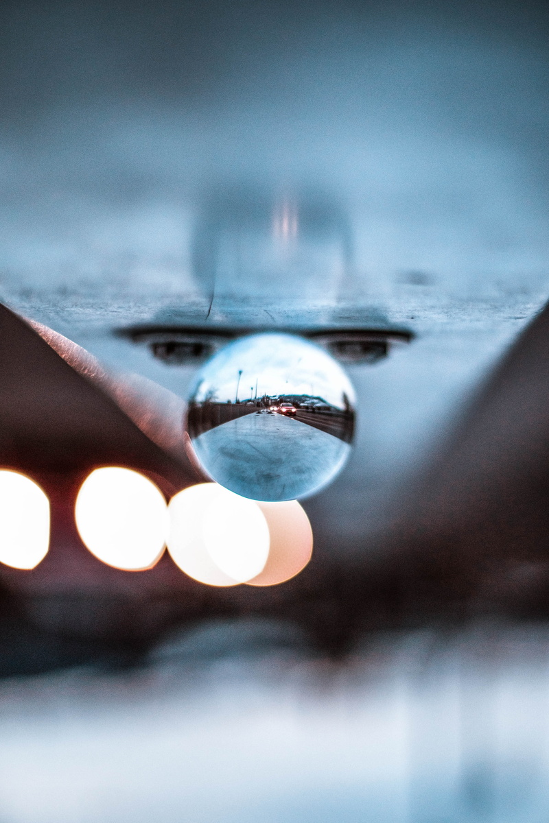 real people, reflection, street, vehicles, swimming pool, 5K, glass ball, close, close-up, photo, transparent, sunset, drop, outdoors, luxury, water, blur