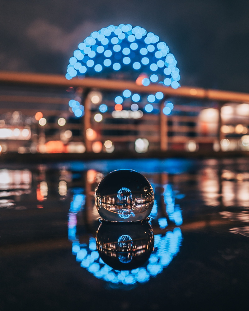 defocused, ball, monument, blue neon light, shiny, rain, bright, light - Natural Phenomenon, lensball, bokeh, urban, abstract, glowing, photography, illuminated