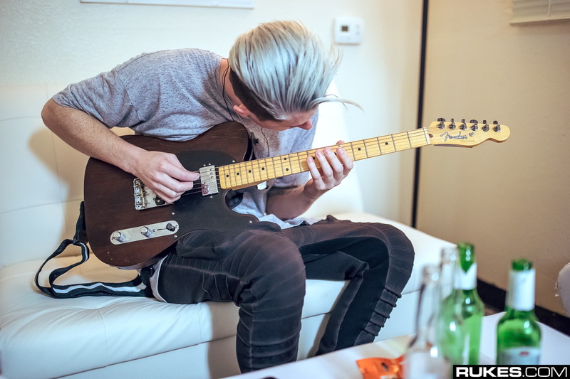 1080P, guitar, string instrument, electric guitar, sitting, playing, musical equipment, plucking an instrument, front view, one person, Rukes, photography
