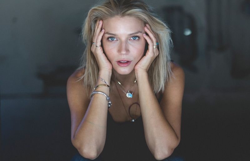 gray, face, straight hair, looking at camera, necklace, blonde, lifestyles, looking at viewer, portrait, adult, contemplation, blue eyes, long hair, haired