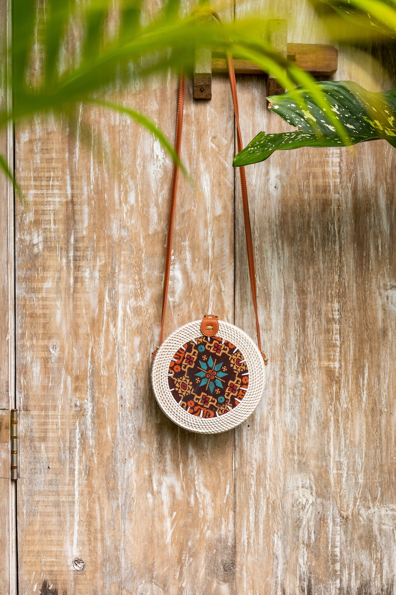 brown, accessory, food and drink, green color, wood - material, indoors, table, fruit, plant, wood, 5K, still life, plant part, food, background, colors