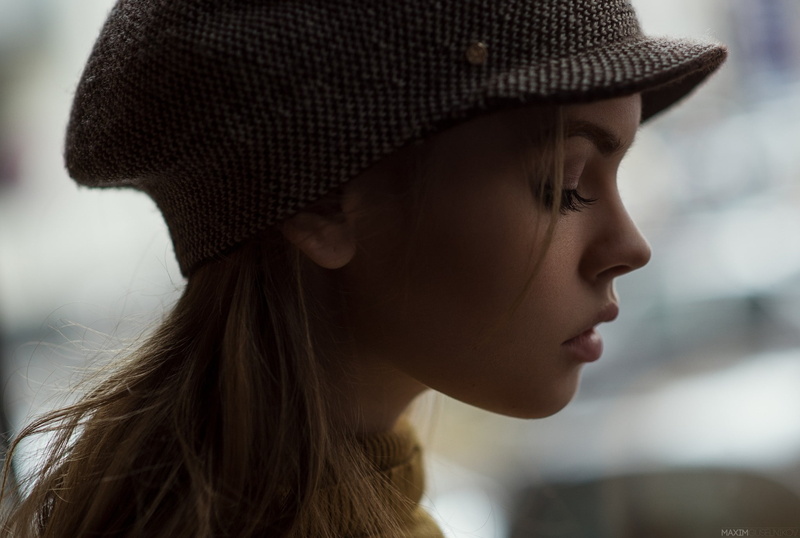 face, portrait, hat, depth of field, profile, Maxim Guselnikov, Anastasia Scheglova, model, women, long hair, 1080P, juicy lips, blonde