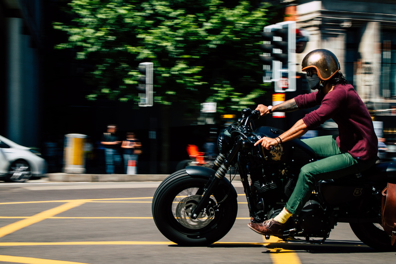 motorcycle, road, background, 5K, helmet, lifestyles, motion, transportation, canon, harley, real people, spot, city, men, full length, one person, green