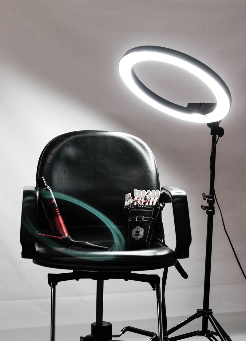 leather, lighting equipment, hair product, steel, equipment, home interior, 4K, light, circle light, absence, rim, cosmotology, electric lamp, scissor