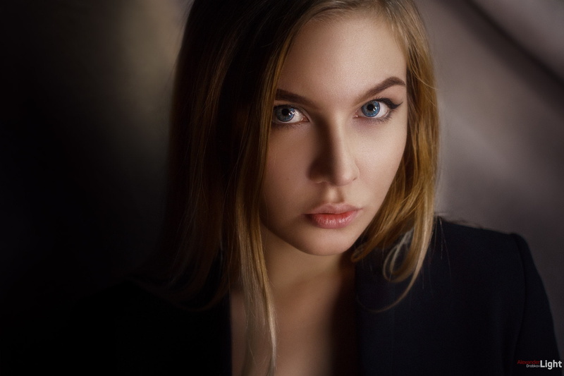 face, looking at viewer, women, 1080P, blue eyes, straight hair, pink lipstick, portrait, blonde, model, Alexander Drobkov