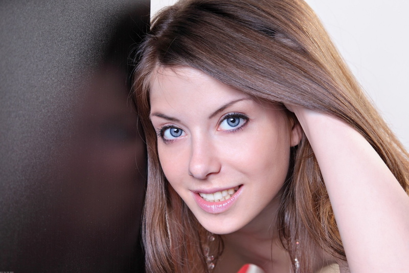 young women, young adult, human hair, beautiful woman, women, portrait, emotion, human face, brown hair, adult, one person, body part, looking at camera