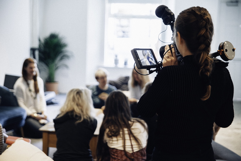 human, phone, indoors, women, crowd, classroom, hair, audience, photo, standing, technology, table, occupation, united kingdom, 5K, school, men, woman