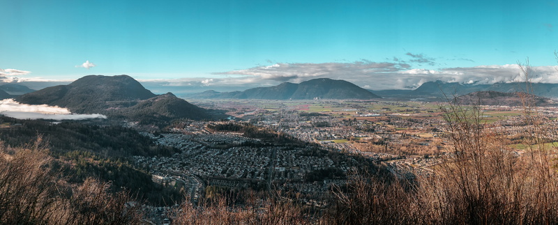 plateau, non-urban scene, beauty in nature, slope, landscape, tranquility, outdoors, chilliwack, wide, 8K, valley, idyllic, city, scenery, panoramic, environment