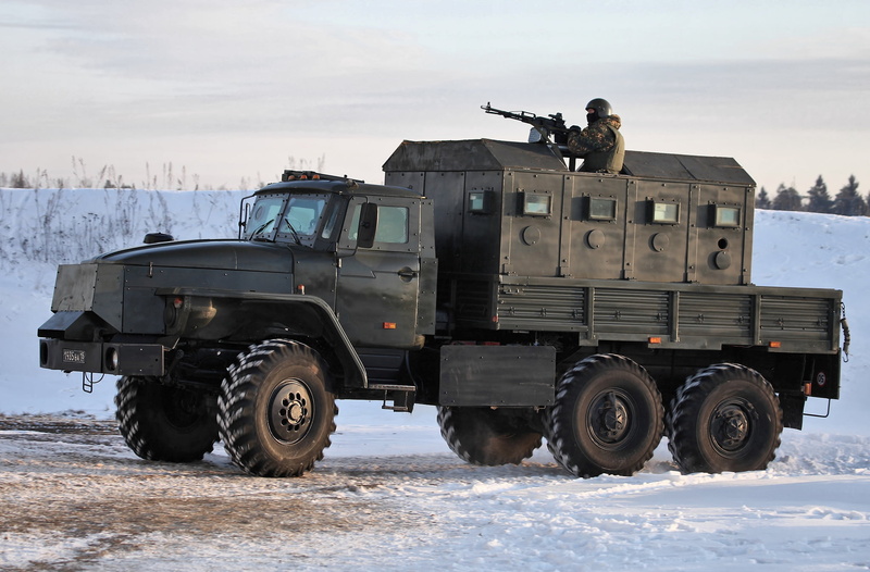 Armored car, nature, outdoors, Star-, black, field, sky, travel, land vehicle, real people, day, snow, land, covering, Ural-4320, cold temperature, people