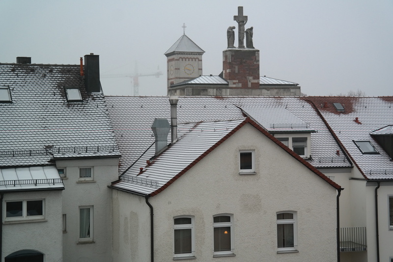 clock, architecture, building exterior, Apartments, spire, Church, window, outdoors, City, built structure, Foggy, belief, cold, 5K, building, slurry