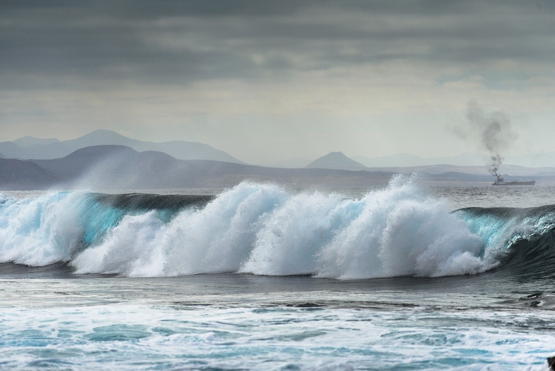 sky, body, outdoors, waterfront, nature, lanzarote, motion, 1080P, playa blanca, breaking, beauty in nature, water, scenics - nature, clouds, surfing
