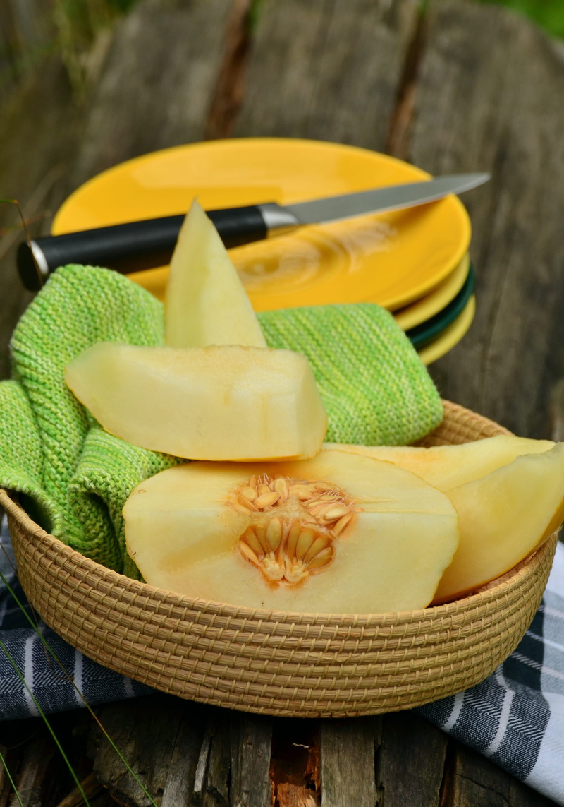vitamins, exotic, eating fruit, muskmelon, 4K, healthy eating, cantaloupe, wood - material, textile, arranged, ripe, sliced, frisch, fruit, shell, yellow