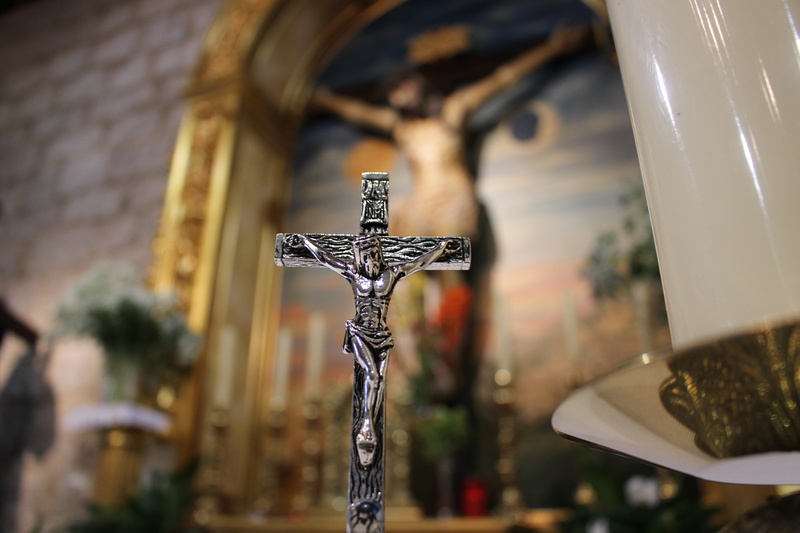 metal, extremadura, religion, the vera, place of worship, architecture, indoors, 5K, crucifix, selective focus, building, focus on foreground, belief