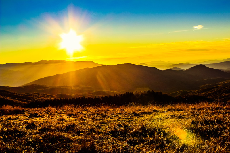 max patch, scenics - nature, sunbeam, sky, mountain, sunlight, 5K, lens flare, orange color, mountains, non-urban scene, tranquil scene, outdoors, no people