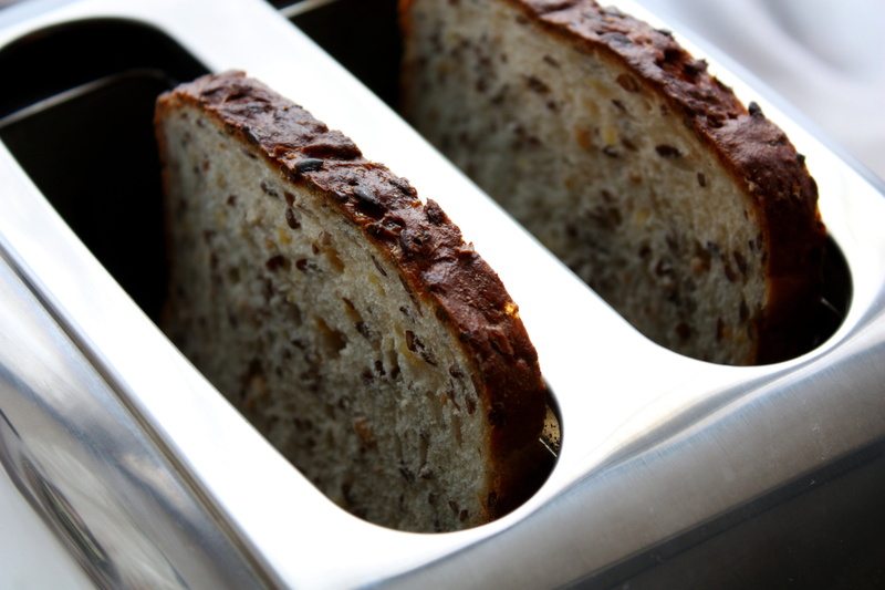slices, insided, selective focus, water, dirty, metal, plate, Sandwich, no People, indoors, two, Toast, Toaster, Food, healthy, appliance, Bread, freshness