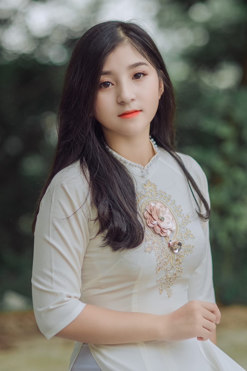 front view, standing, hand, beautiful, looking at camera, casual clothing, girl, adorable, pretty, beautiful woman, women, wearing, photoshoot, waist up