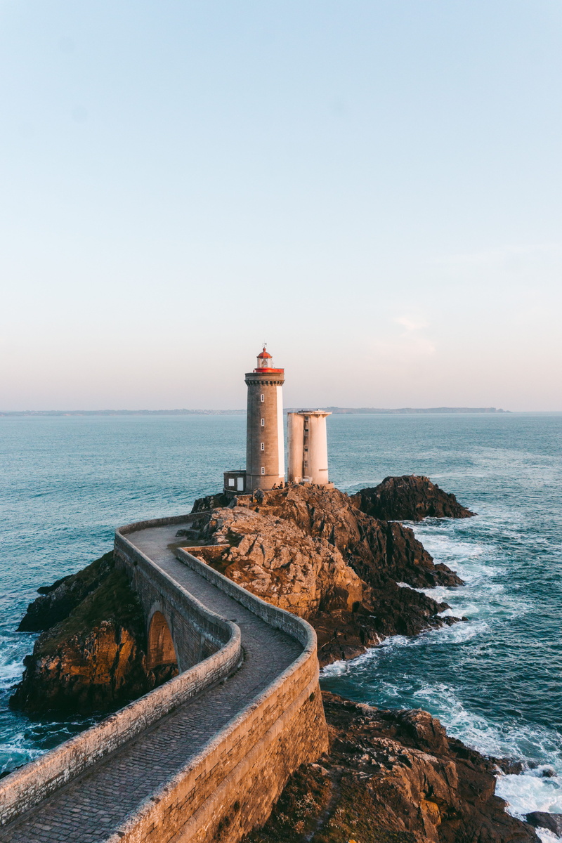 horizon, security, horizon over water, ocean, sky, outdoors, red, océan, traditional design, phare, building, landscape, nature, rock, lighthouse, daytime
