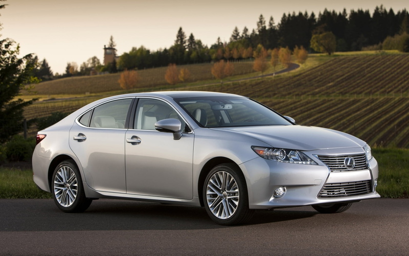 Cars, land vehicle, Lexus, no people, road, city, environment, retro styled, silver, es, transportation, outdoors, 720P, stationary, sky, tree, motor vehicle