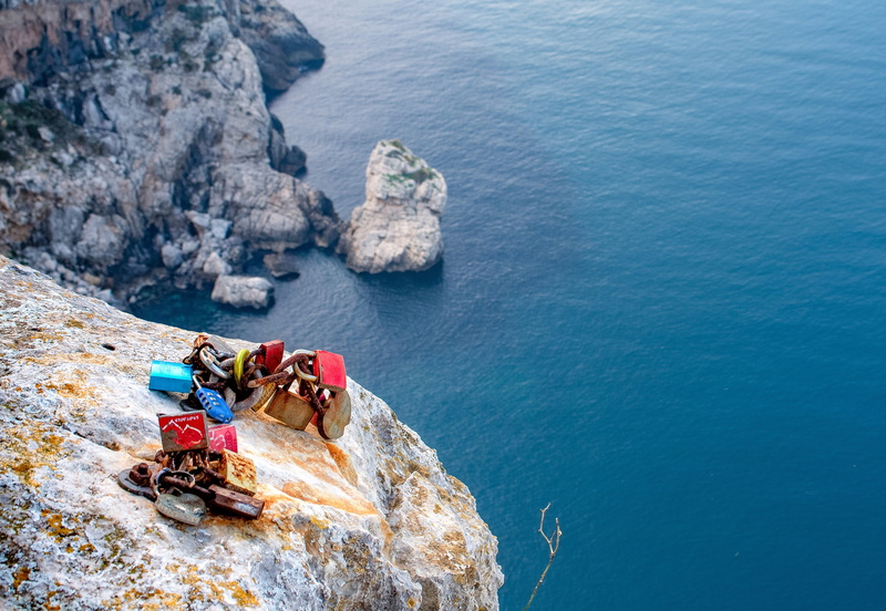 beauty in nature, people, water, mirador es colomer, summer, adventure, high angle view, landscape, cliff, lifestyles, love castle, scenics - nature, rock