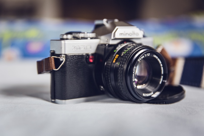 antique, retro look, photography themes, nostalgia, hip, indoors, lens - eye, vintage camera, modern, photographing, selective focus, filming, slr camera