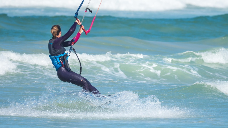 adventure, sea, female, table bay, blouberg, nature, athlete, bloubergstrand, kite boarder kite boarding, men, exhilaration, 1080P, fun, waterfront, surf
