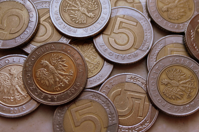 coins, 2K, large group of objects, cash, high angle view, no people, coin, variation, pln, indoors, metal, circle, safe, business, wealth, economy, finance