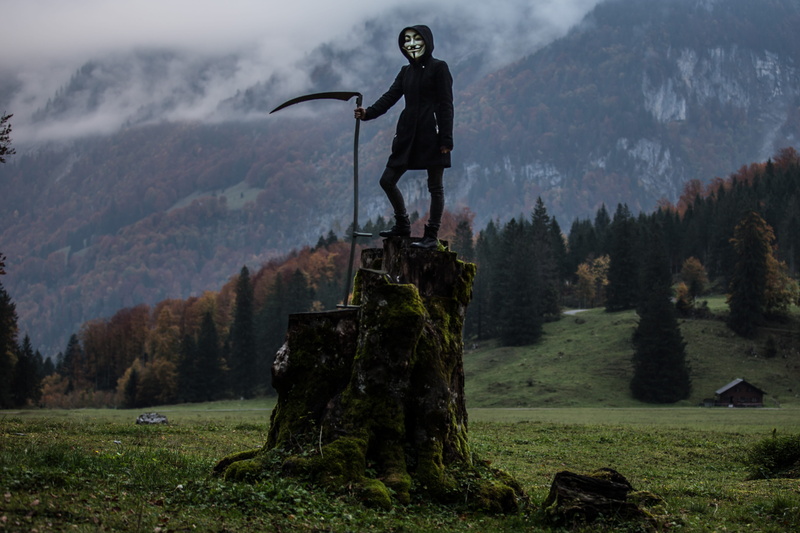 foggy, vendetta, land, one person, nature, sky, outdoors, beauty in nature, standing, real people, mountain range, daylight, landscape, mountains, 4K