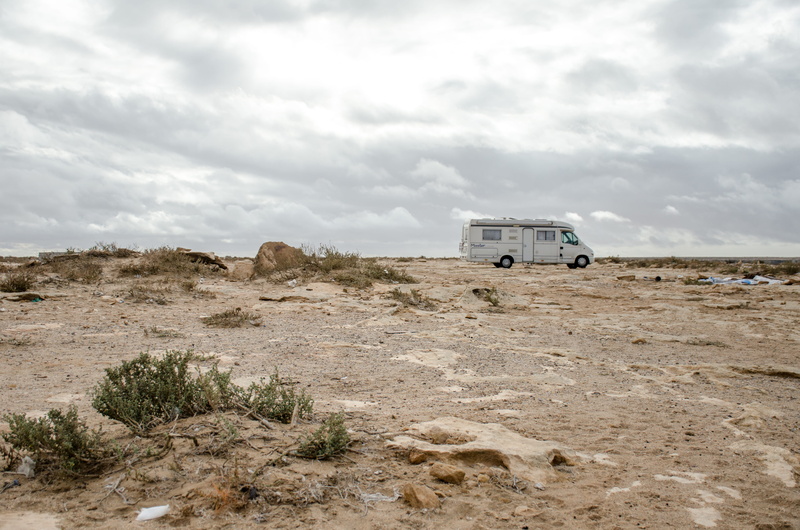b, motorhorm, bus, off-road vehicle, mud, western sahara, cloud - sky, offroad, caravan, rv, van, landscape, animal, no people, land, environment, soil