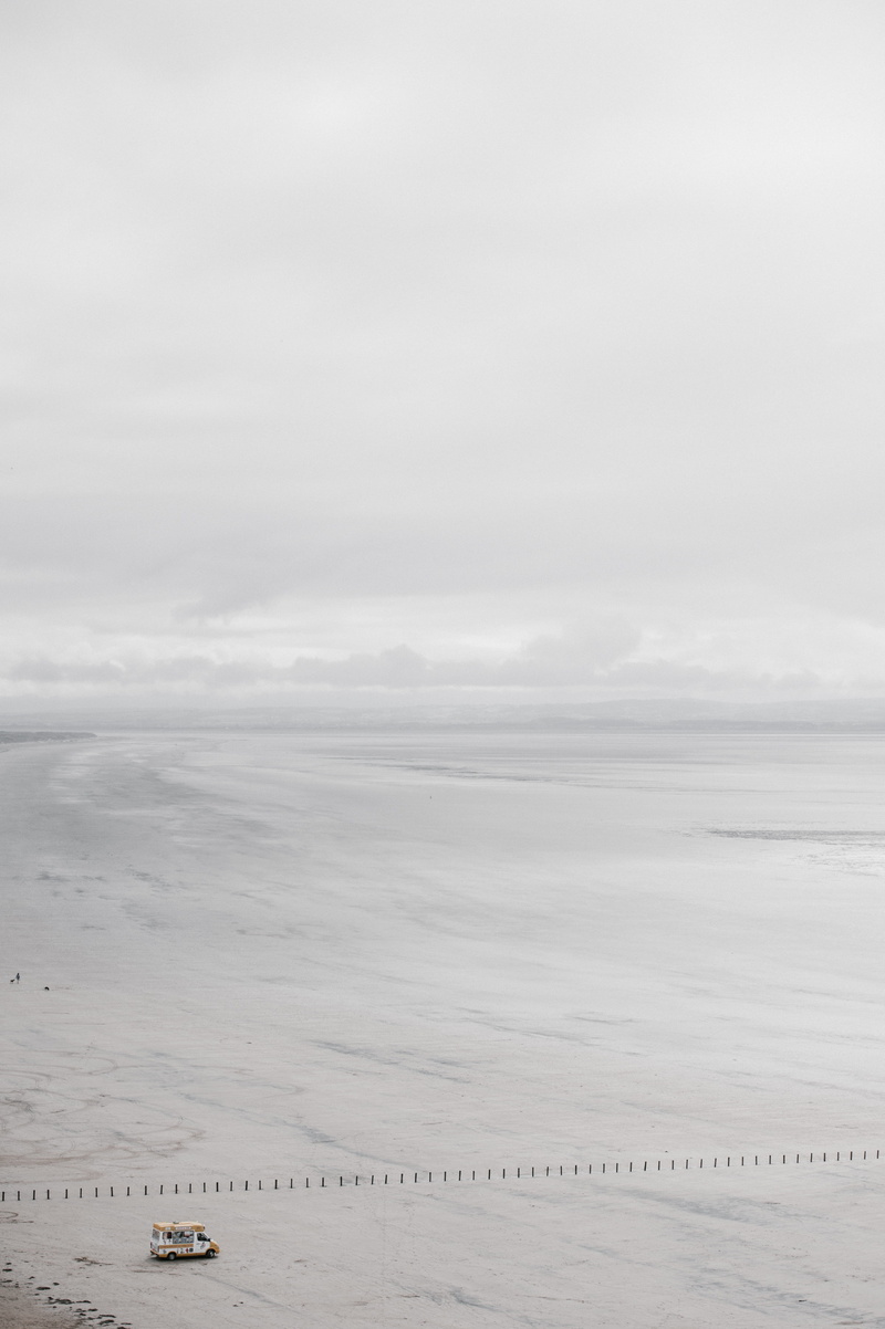 land, white, horizon, daytime, sand, van, 4K, beauty in nature, eye, no people, water, day, beach, sea, yellow, bird, tranquility, nature, tranquil scene