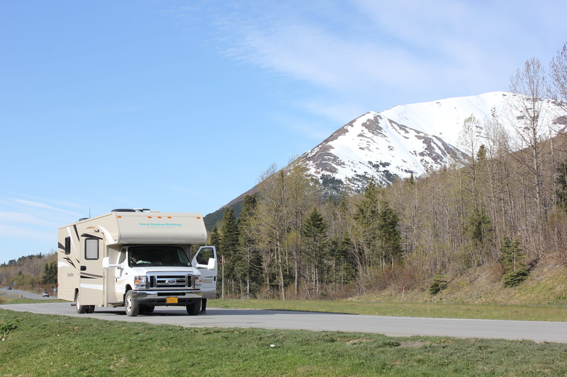 trucking, open road, freight transportation, alaska, motor vehicle, 5K, semi-truck, daytime, car, commercial land vehicle, beauty in nature, mode of transportation