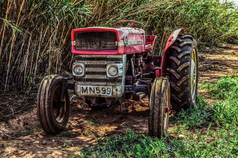 damaged, stationary, 5K, machinery, transportation, equipment, field, farm, countryside, wheel, land vehicle, obsolete, tire, grass, rural, run-down, old