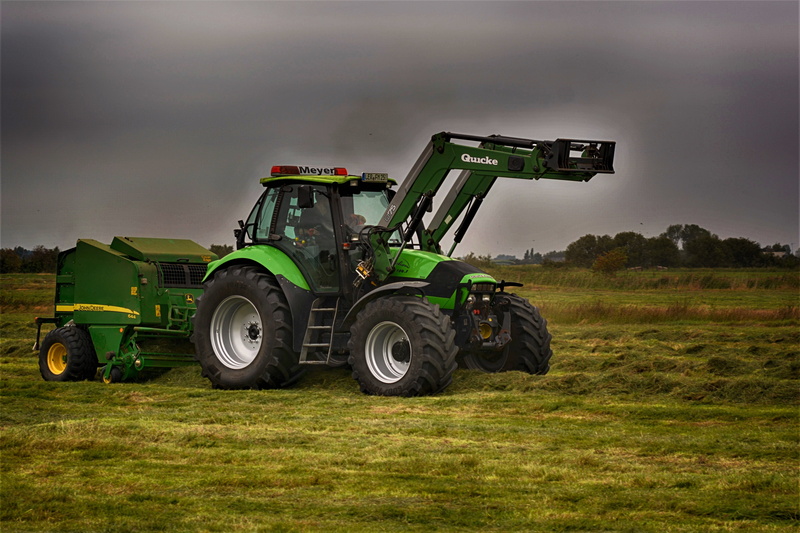 tug, day, hay, mode of transportation, land vehicle, land, grass, harvester, agriculture, tractor, 5K, rheiderland include a, fokke meyer, fendt, environment