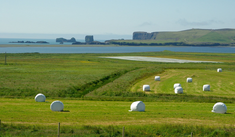 land, bale, sky, tranquil scene, cliffs, plant, green color, 4K, landscape, nature, iceland, meadow, outdoors, grass, no people, non-urban scene, agriculture