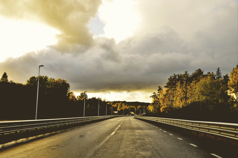 diminishing perspective, motor vehicle, no people, near, car, way, marking, the way forward, clouds, steel, 2K, cloud - sky, symbol, transportation, road