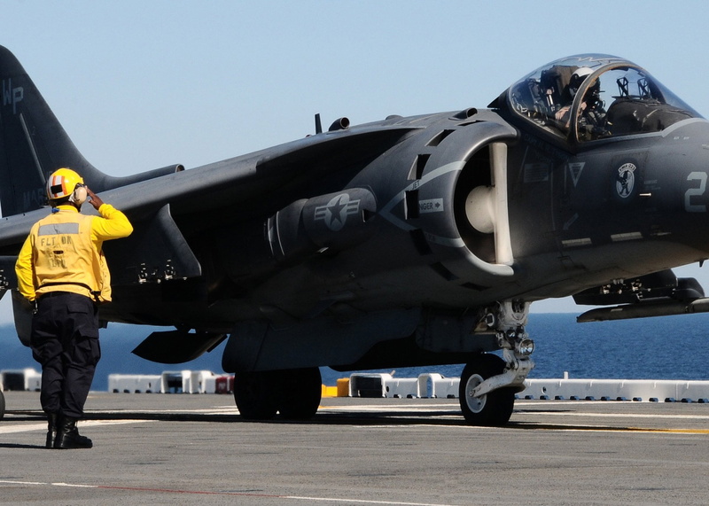 McDonnell Douglas AV-8B Harrier II, day, Harrier Jet, men, mode of transportation, Sailor, road, 1080P, rear view, standing, Pilot, Navy, Jet, sky, air vehicle