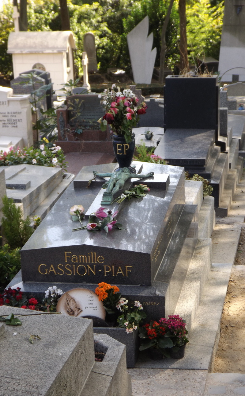 flower, plant, day, grief, flowering plant, cemetery, altar, edith piaf, spirituality, grave, outdoors, père lachaise, tombstone, flower arrangement, sadness