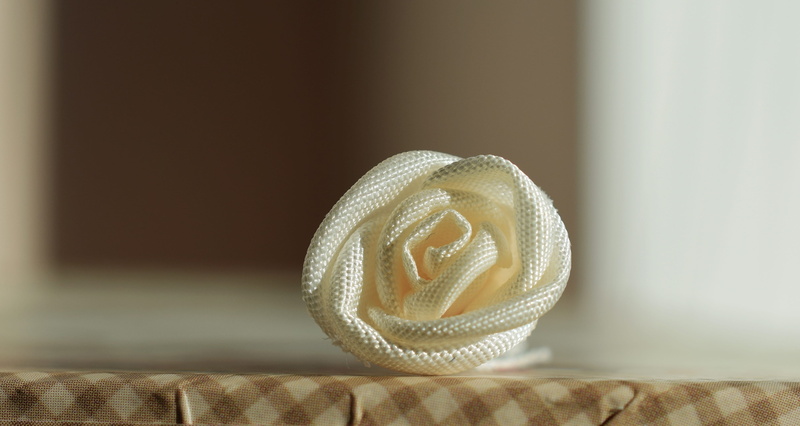 single object, animal, absence, floral pattern, larissa, no people, 4K, wedding, selective focus, day, pattern, pair, comfortable, still life, furniture