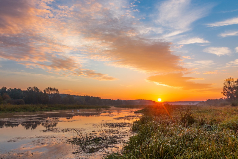 water, environment, in the morning, scenery, figure, sun, lake, sunrise, orange, tranquil scene, scenics - nature, nature, the sun, glow, sky, light, sunset