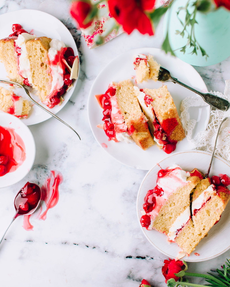 cake, white, ready-to-eat, slices, steel, red, indulgence, spoon, fork, stainless, freshness, cakes, food and drink, round, garnish, table, celebration