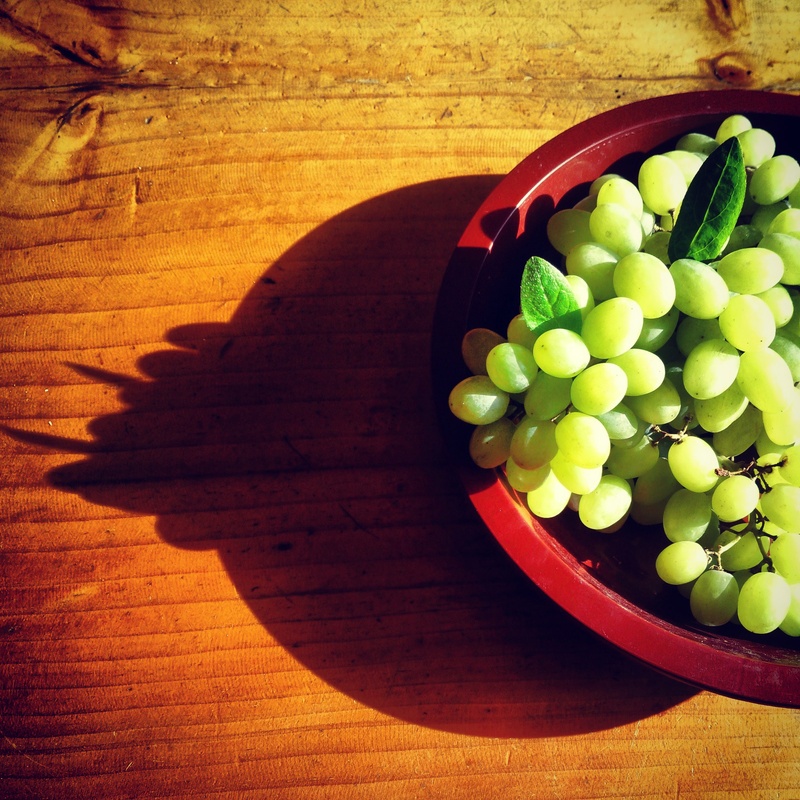 green, directly above, 1080P, grapes, cherry, shadow, ceongpodo, red, basket, vegetable, wellbeing, freshness, no people, plate, wood - material, fruit