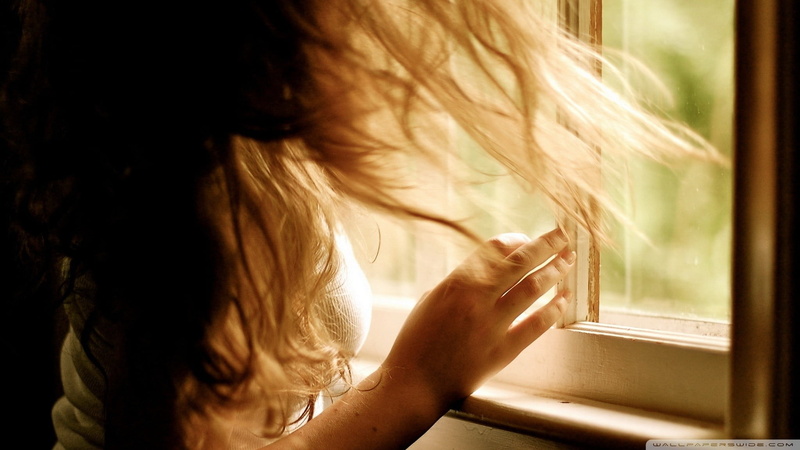 hairstyle, close-up, long hair, hair  , model, adult, 1080P, hair, sunlight, human body part, one person, looking through window, looking, body part, human face
