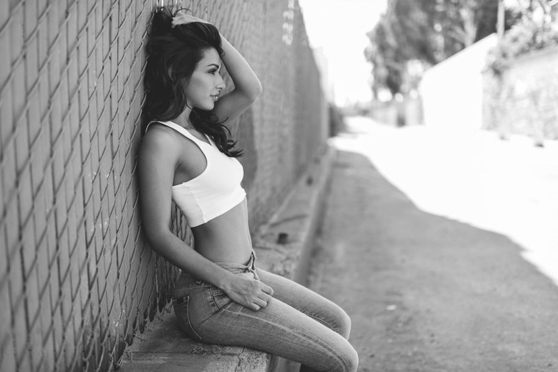 monochrome, women, model, jeans, bare shoulders, brunette, Michele Maturo, road, belly, hips, tank top, hands in hair, bare midriff, portrait, 1080P
