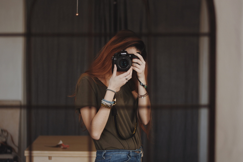 portrait, adult, photography themes, young adult, real people, young women, occupation, lifestyles, photographer, obscured face, digital camera, leisure activity