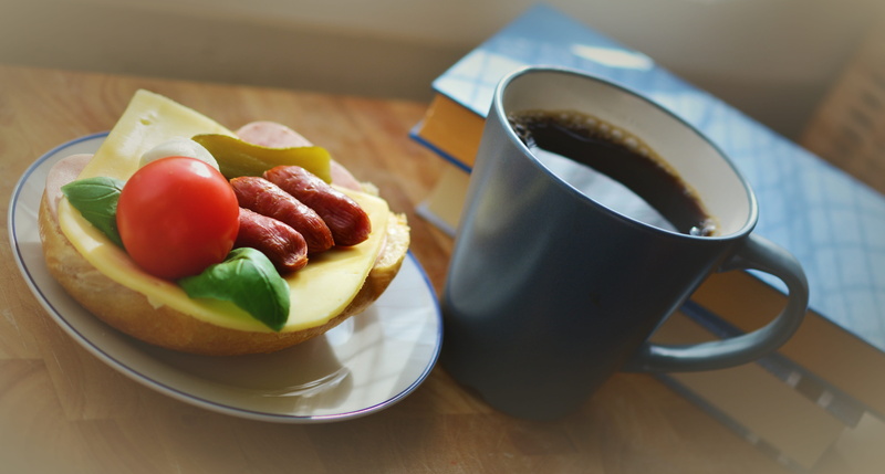 have breakfast, crockery, mug, day, food and drink, cup of coffee, start the day, black, hunger, coffee - drink, break, cup, 5K, sweet food, roll, near