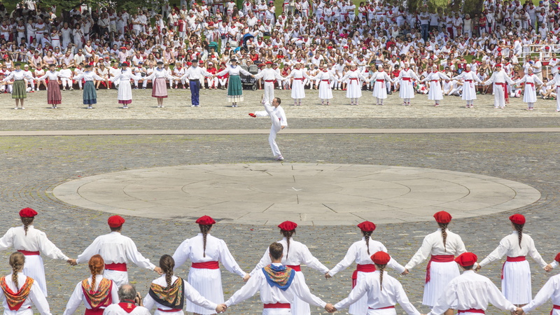 5K, clothes, hat, traditional clothing, real people, human, headband, spectator, audience, lifestyles, movement, marching band, leisure activity, performance