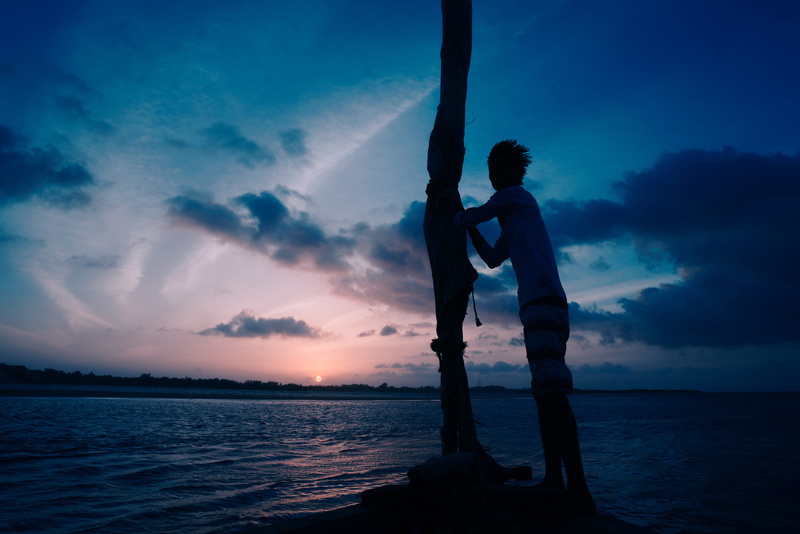 men, real people, sail, kenyan, leisure activity, kenyancoast, beauty in nature, water, ocean, lifestyles, silhouette, horizon over water, dhow, nature