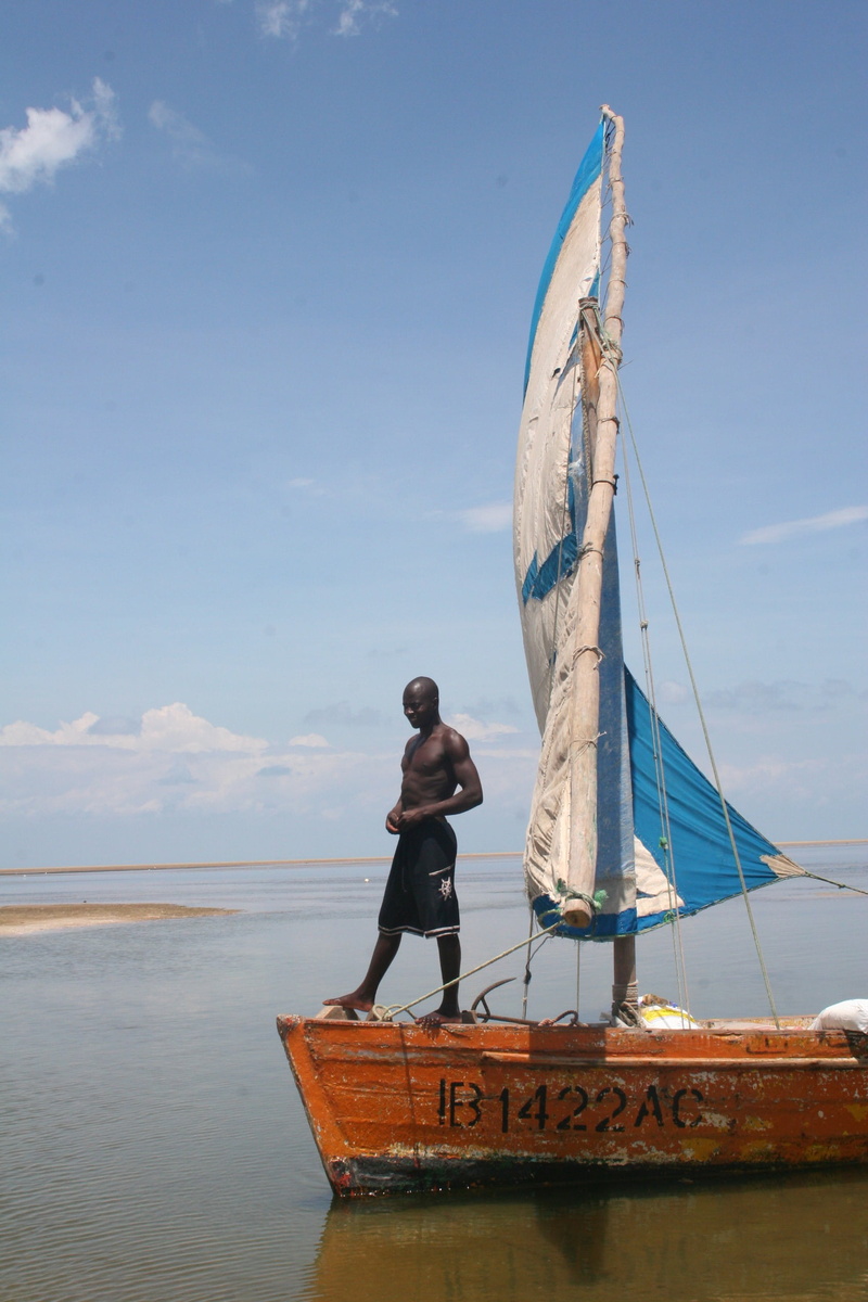 nature, 1080P, men, transportation, human representation, boat, sky, tradition, outdoor, cloud - sky, real people, vessel, sail, sailing, sailboat, horizon