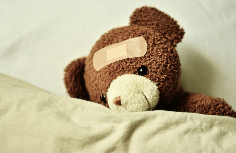 softness, bed, indoors, disease, healthcare and medicine, get well soon, health, furry teddy bear, single object, childhood, bears, furniture, still life
